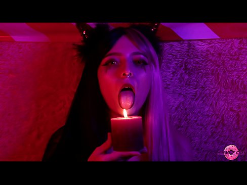 ❤️ Μια παθιασμένη πίπα από ένα σέξι Succubus με ένα σπέρμα στο στόμα της. ️ Ανώμαλο βίντεο